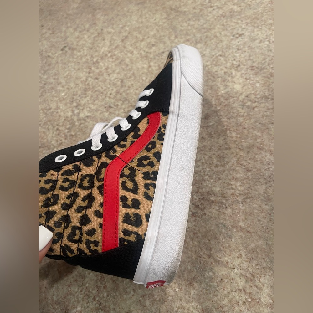 Custom Vans - Picture 4 of 8